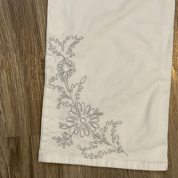 Ann Taylor LOFT White Denim Jeans Embroidery Floral Stretch Straight Leg Size 10 - Picture 6 of 9